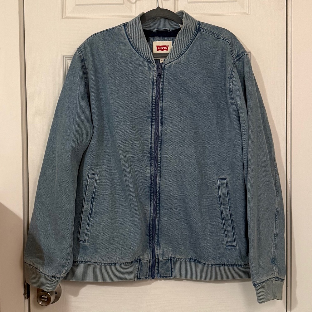 Levi’s Men’s Light Wash Denim Bomber Jacket Size XL Zip Up